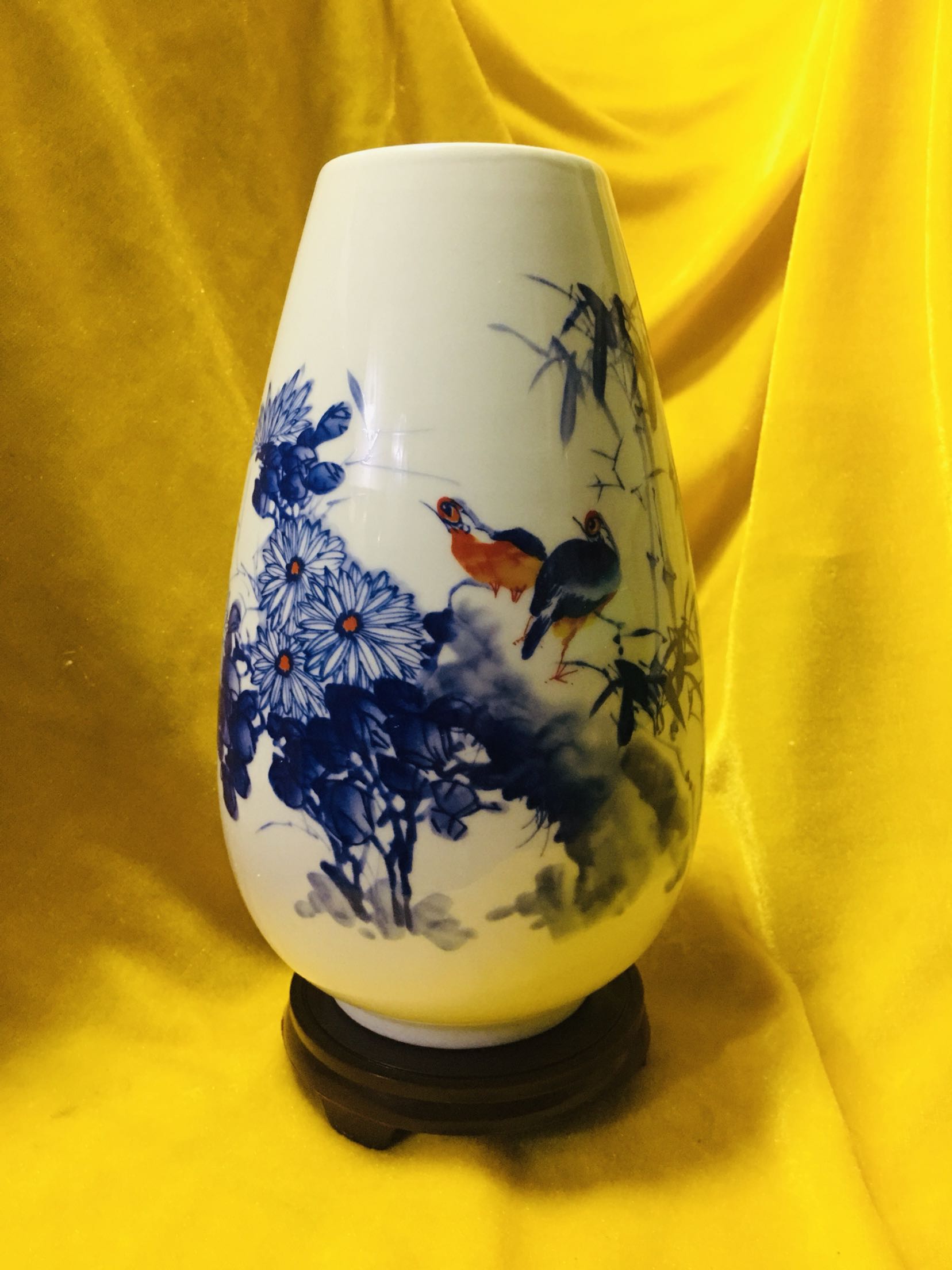 23 cm high intact with no damage to the base of bamboo forest for bird bucket bottle
