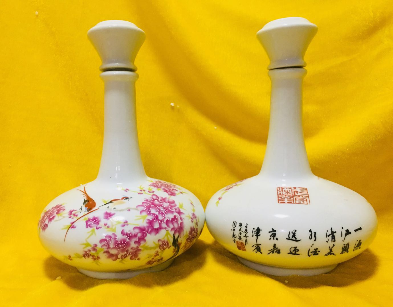 Ceramic bottle collection 8118 wine cabinet shows plum color color painting exquisite perfect bottle one