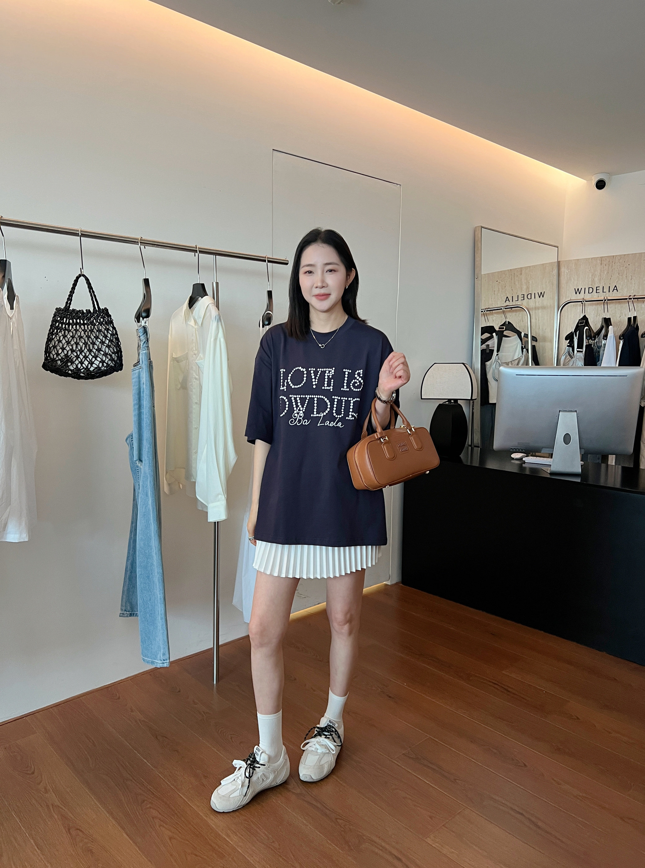 widelia американская винтажная премиальная футболка средней длины с буквенным принтом 2026 летняя свободная с круглым вырезом для пар