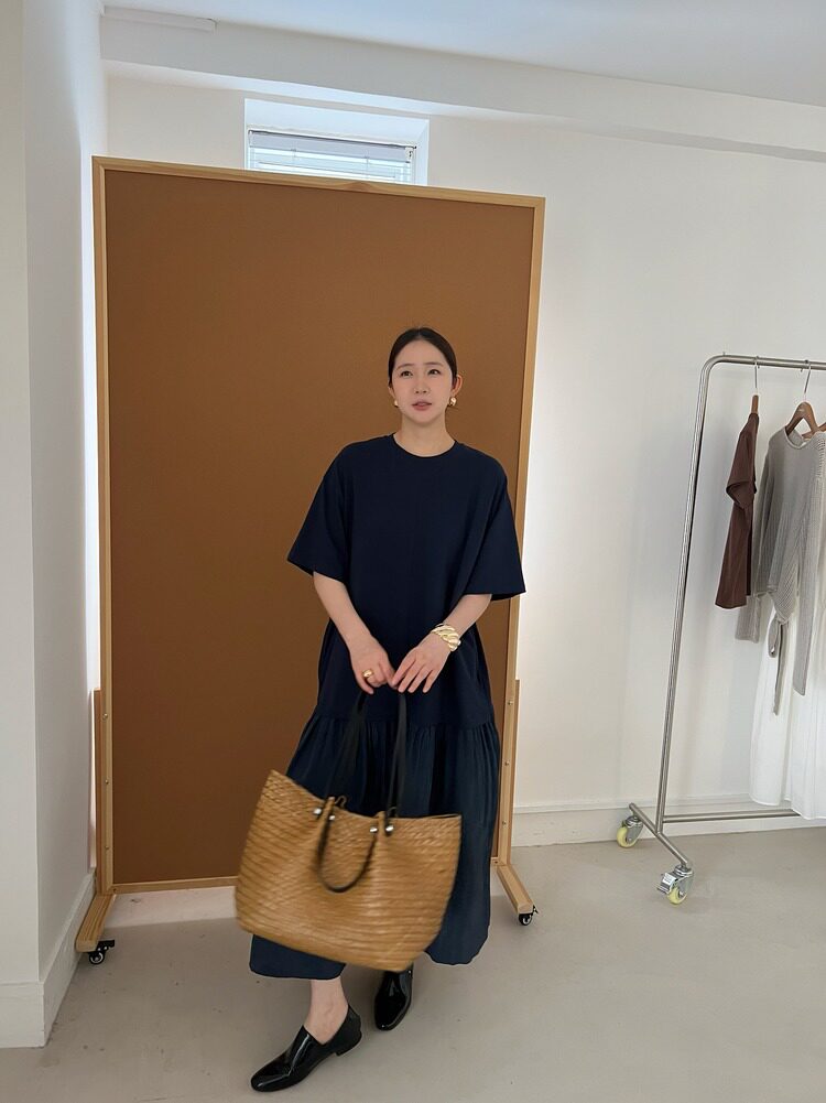 WIDELIA платье футболка с круглым воротом и сетчатыми вставками свободное летящее длинное платье лето 2025