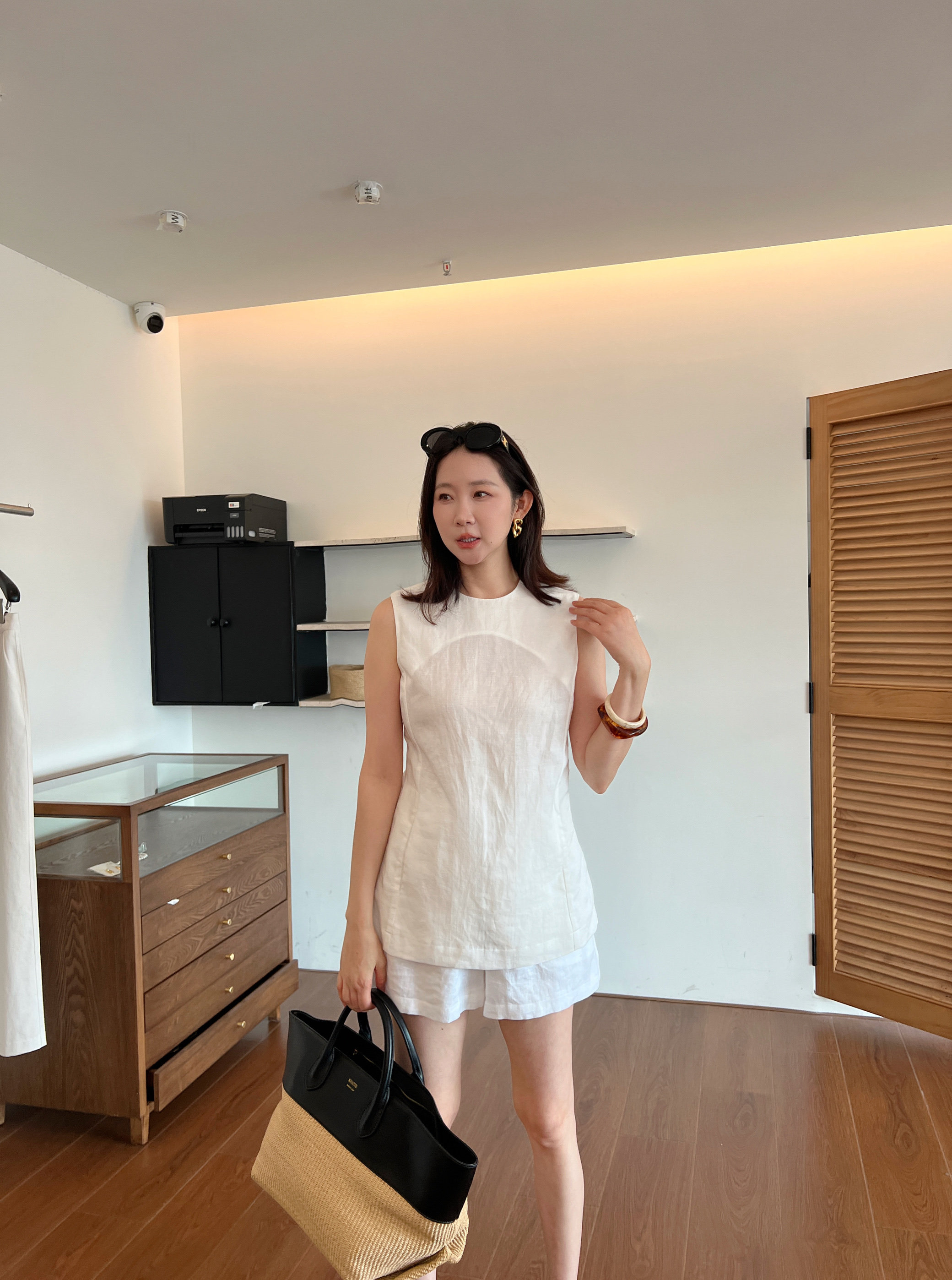 WIDELIA элегантная блузка с разрезом женская 2025 лето минималистичная универсальная приталенная без рукавов майка