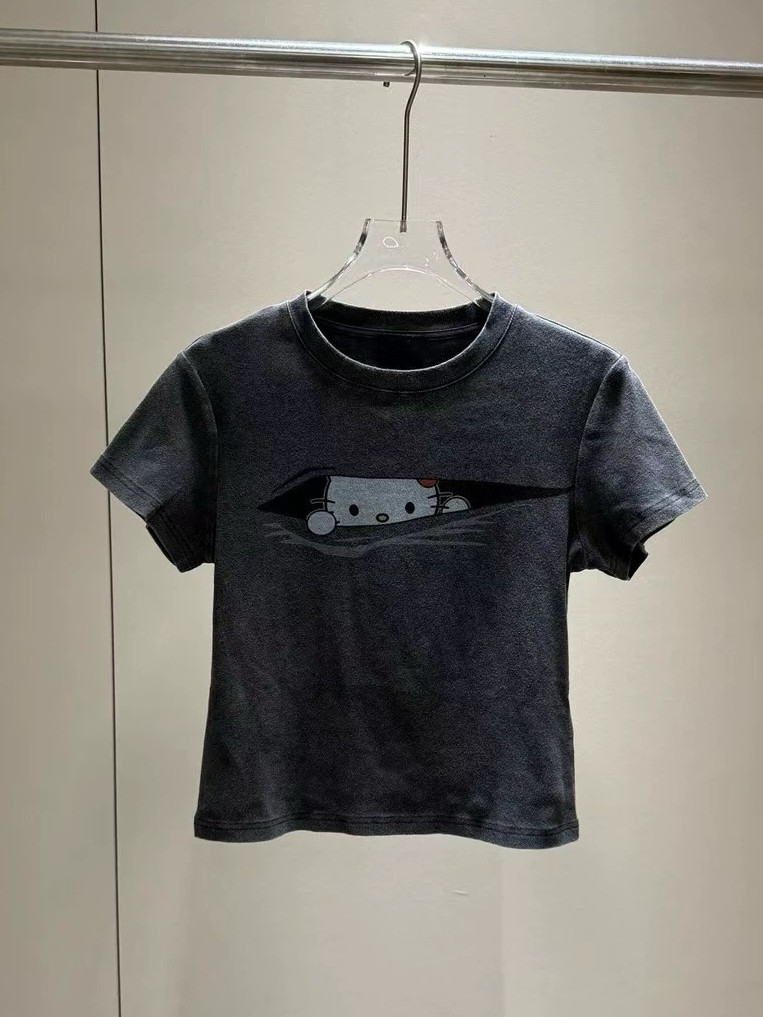สไตล์ยุโรป 26 เสื้อยืดแขนสั้นวินเทจ ลายการ์ตูนแมวน่ารักและเท่ห์ แบบใหม่ฤดูใบไม้ผลิ/ฤดูร้อน สำหรับผู้หญิง เข้ารูปพอดีตัว