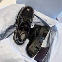 Liu Wen with the British small leather shoes women 2019 new winter plus velvet skirt subnet red patent leather thick bottom cake shoes