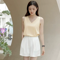 Светло-желтого