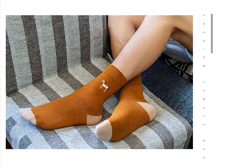Vớ nam trong ống kinh doanh vớ cotton màu rắn mùa thu và mùa đông Phiên bản Hàn Quốc của xu hướng khử mùi thoáng khí vớ thể thao thêu thông thường tất thổ cẩm