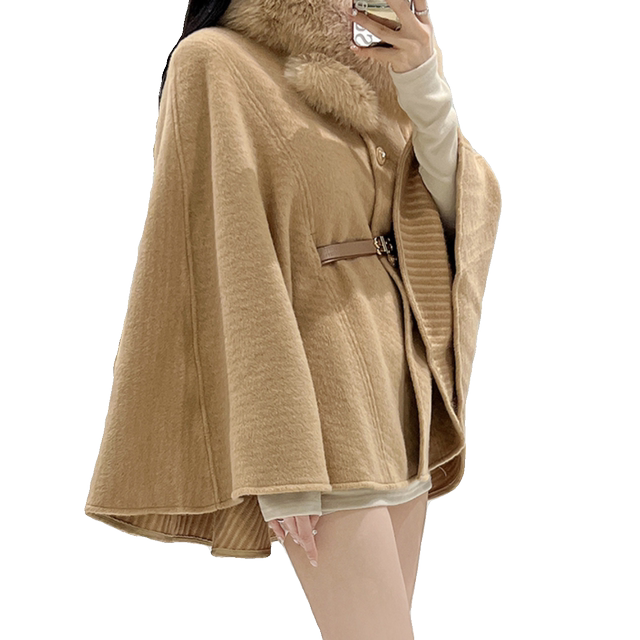 ຕົວແທນຈັດຊື້ໃນເກົາຫຼີຂອງ Rose Omni ແມ່ນຄົນອັບເດດ: ແລະຄວາມພະຍາຍາມ ~ ເສື້ອຢືດ woolen cape ທີ່ມີຄໍ fur