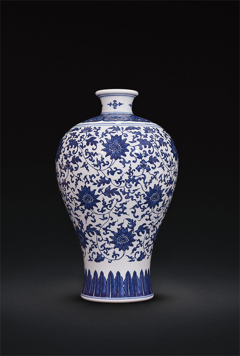 Hand - made antique blue and white porcelain of jingdezhen ceramics name plum bottle of flower arranging the sitting room of Chinese style decoration gifts TV ark, furnishing articles