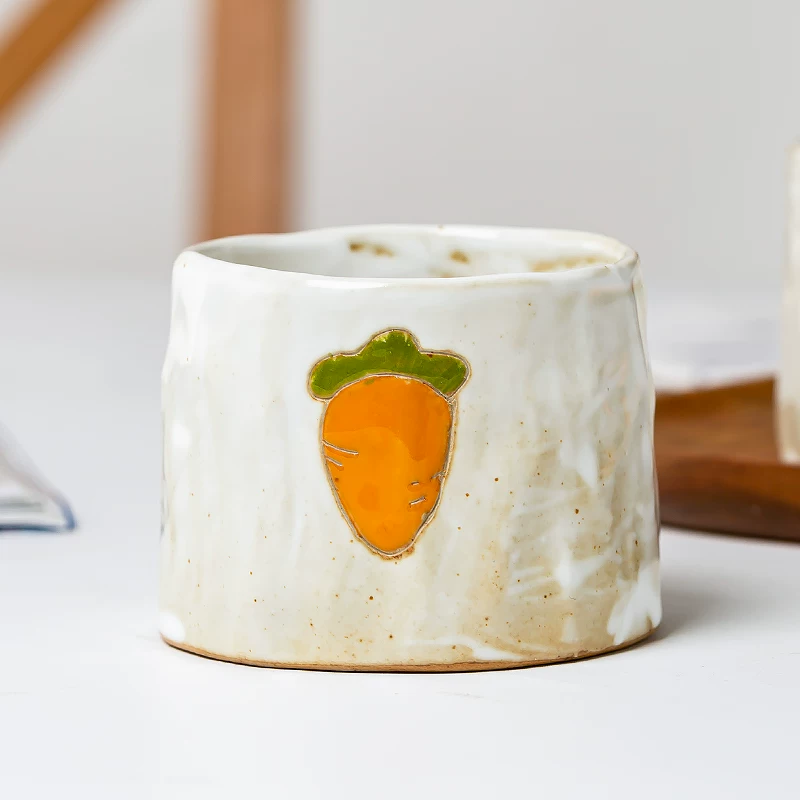 Пожалуйста, переведите на русский: Japanese handmade coarse pottery coffee cup ceramic creative personality strawberry house drinking water cup and hand -cup