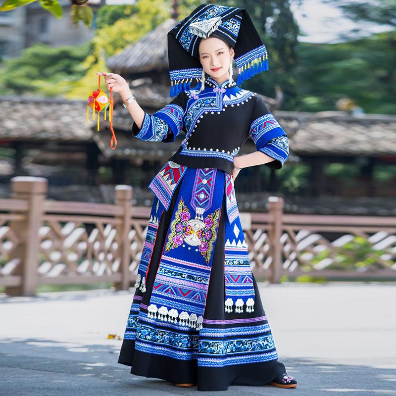 広西チワン族の衣装、3月3日の女性大人の少数民族の衣装、チワン族の錦織り、チワン族の大きなスイングスカート、正式な公演衣装