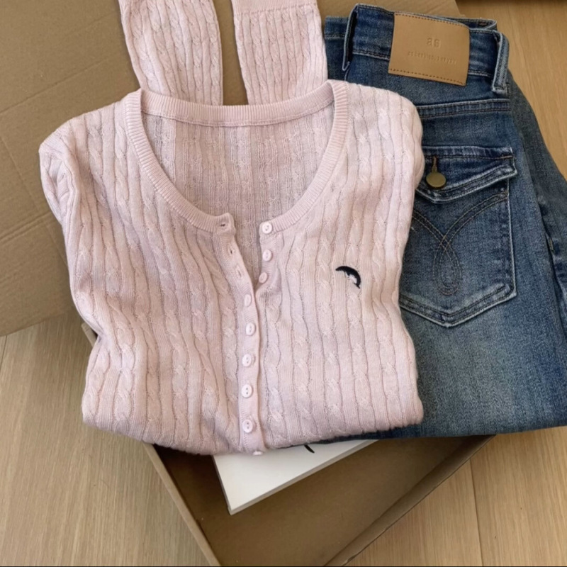 Korean Style Early Autumn Vibe Outfit Pink Cable Knit Sweater Top for Women with Henry Collar, Very Pretty and Soft Sweater