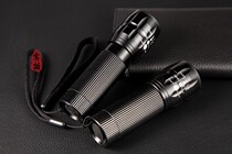  Strong light flashlight Strong and weak light exposure flash household outdoor camping self-defense energy-saving lamp Portable portable mini flashlight