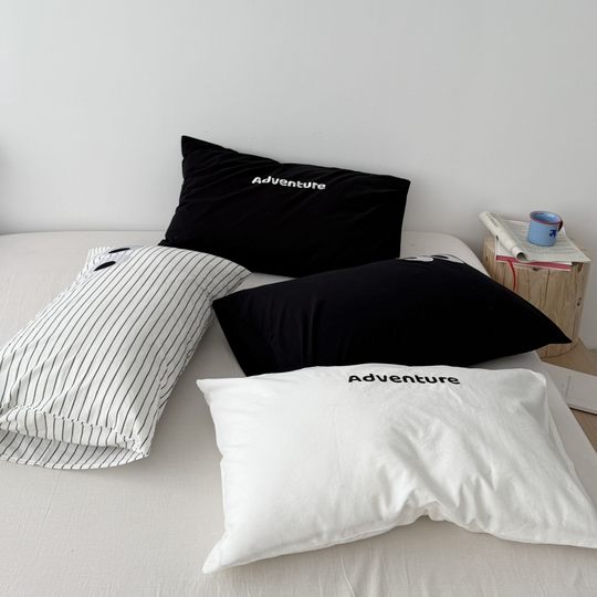 Layman Layman Pure Cotton Washed Cotton Pillowcase Letters Embroidered Eyes Pillowcase Dog Wrinkled Yarn Pillow Cover