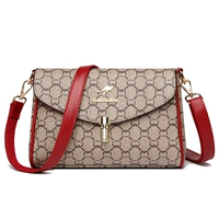 Яблочная красная (авторизованная кожа)