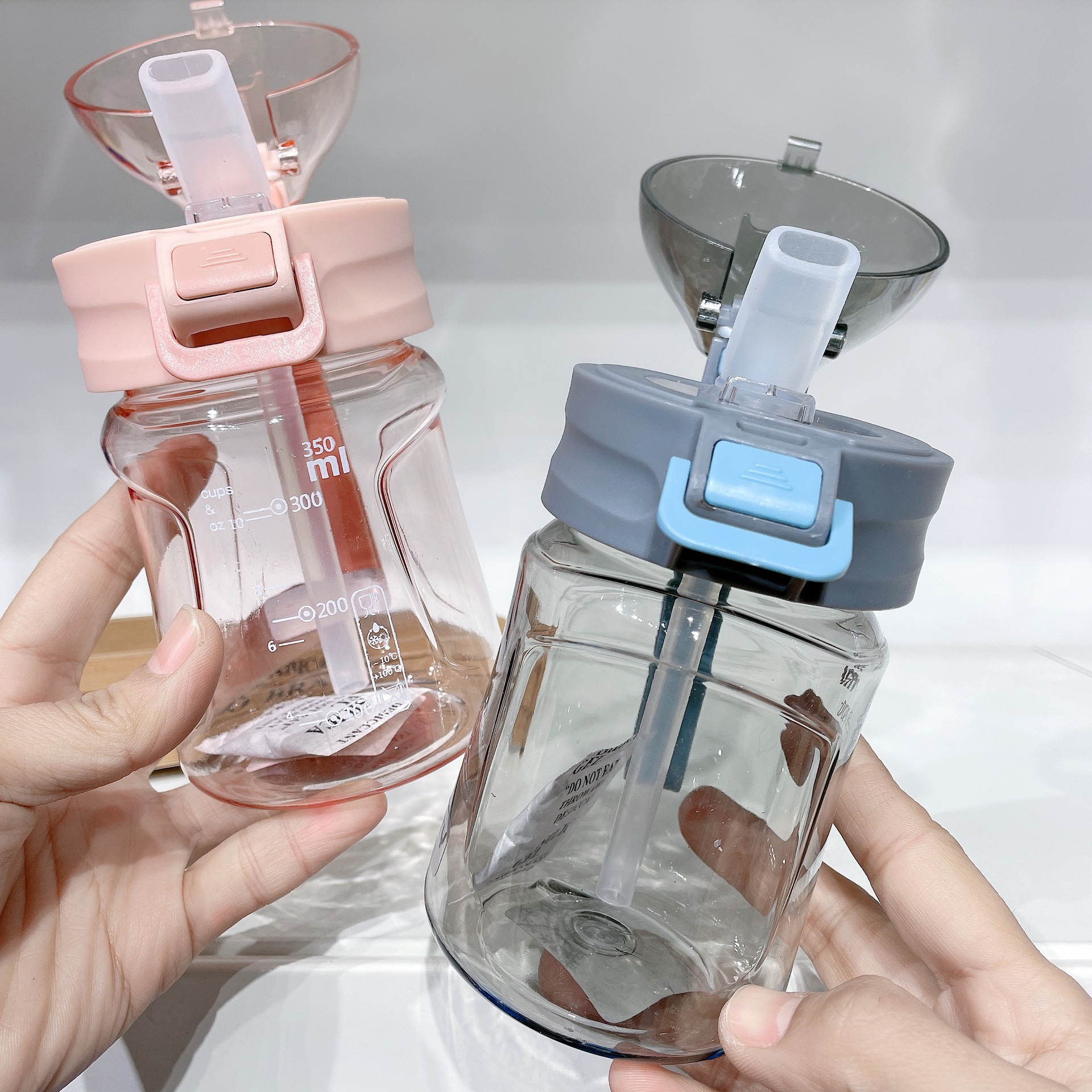 Students and children duckbill cup straw cup cute baby learn to drink kettle cup leak-proof anti-fall with scale 400ml