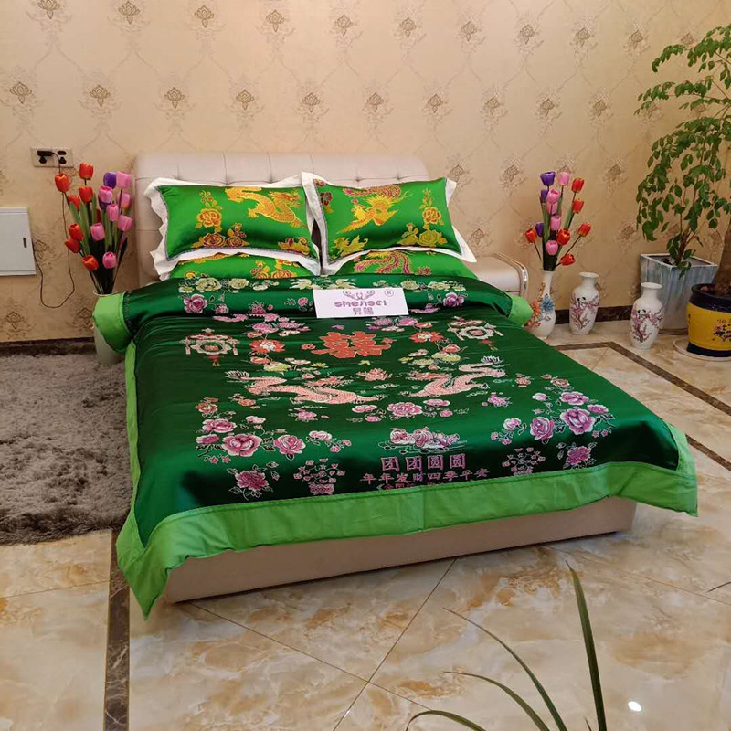 Hàng Châu lụa satin chăn bông thổ cẩm chăn bông mềm mại satin đám cưới chăn màu đỏ và trắng chăn - Quilt Covers chăn tuyết nhung
