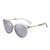 Прозрачная коробка серебряная пленка белая вода