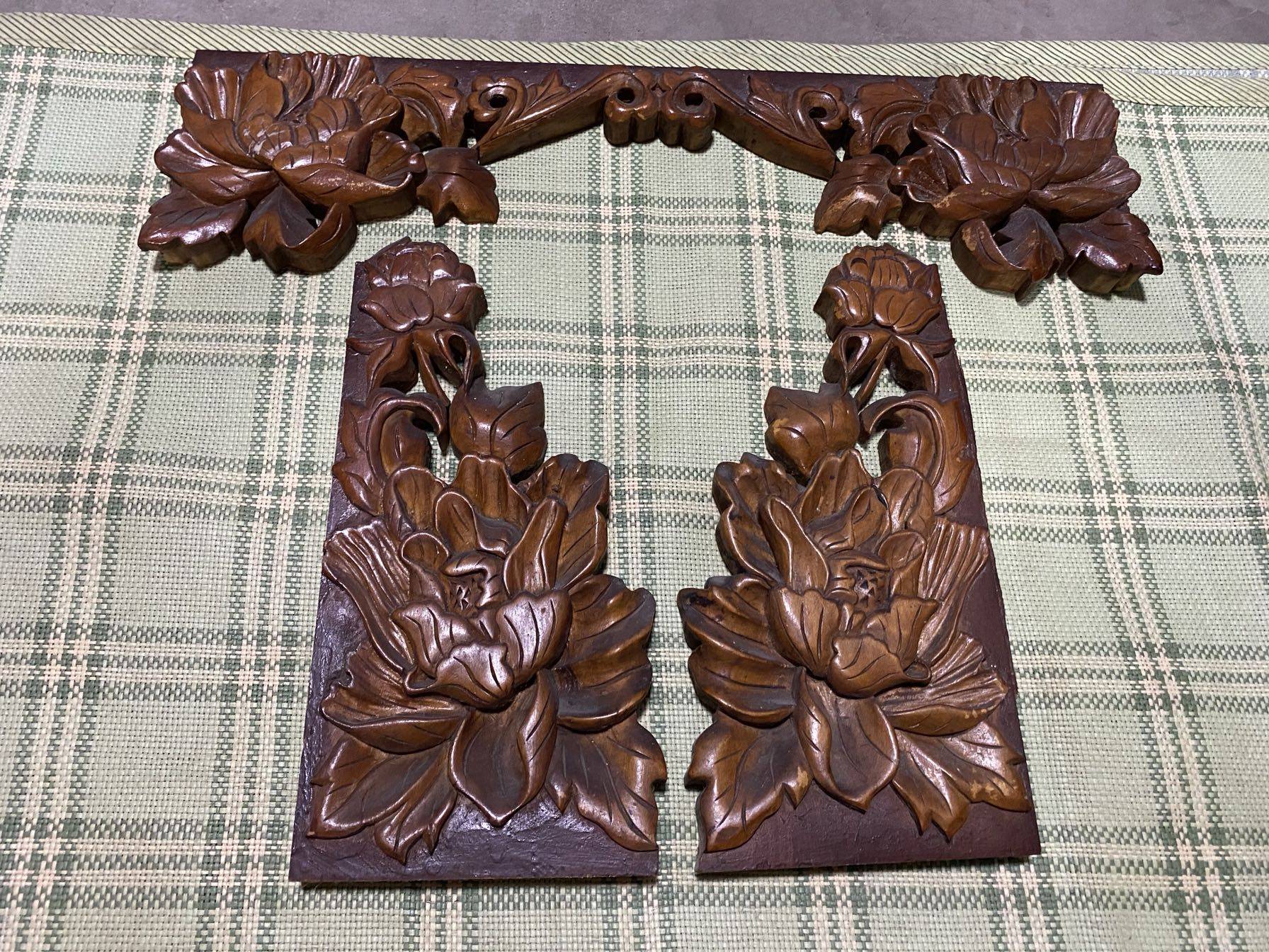 Solid wood carvings removed from the standing cabinets, second-hand old goods, nostalgic collection of film and television props