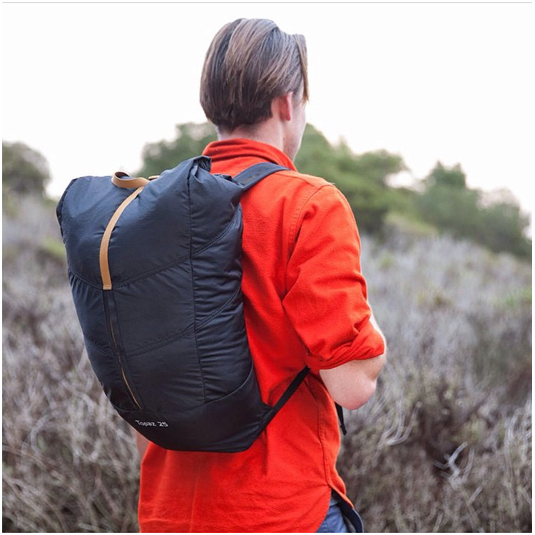 Spot Boreas North Wind Divine Hummingbird Casual Sports Rear SHOULDER BAG FOR MEN AND WOMEN BRIEF OUTDOOR HIKING BAG