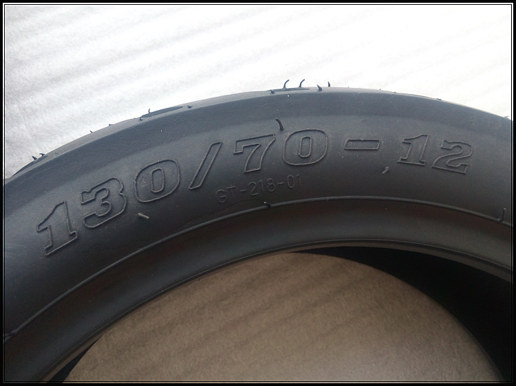 Lốp xe chân không dày 130 / 70-12 mới dày 130-70-12 lốp xe máy chống trơn trượt lốp xe máy nào ít ăn đinh
