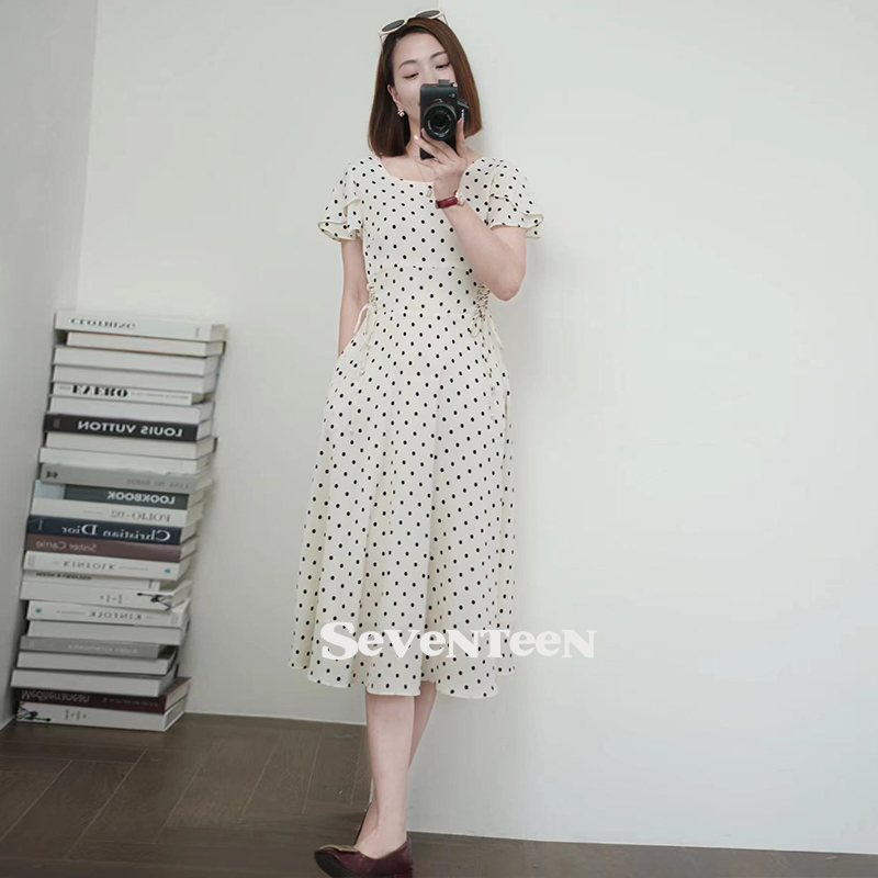 So Pretty, the Version and Style I Really Like, Age-Reducing, Comfortable, with a Slimming and Leg-Lengthening Effect, Polka Dot Dress