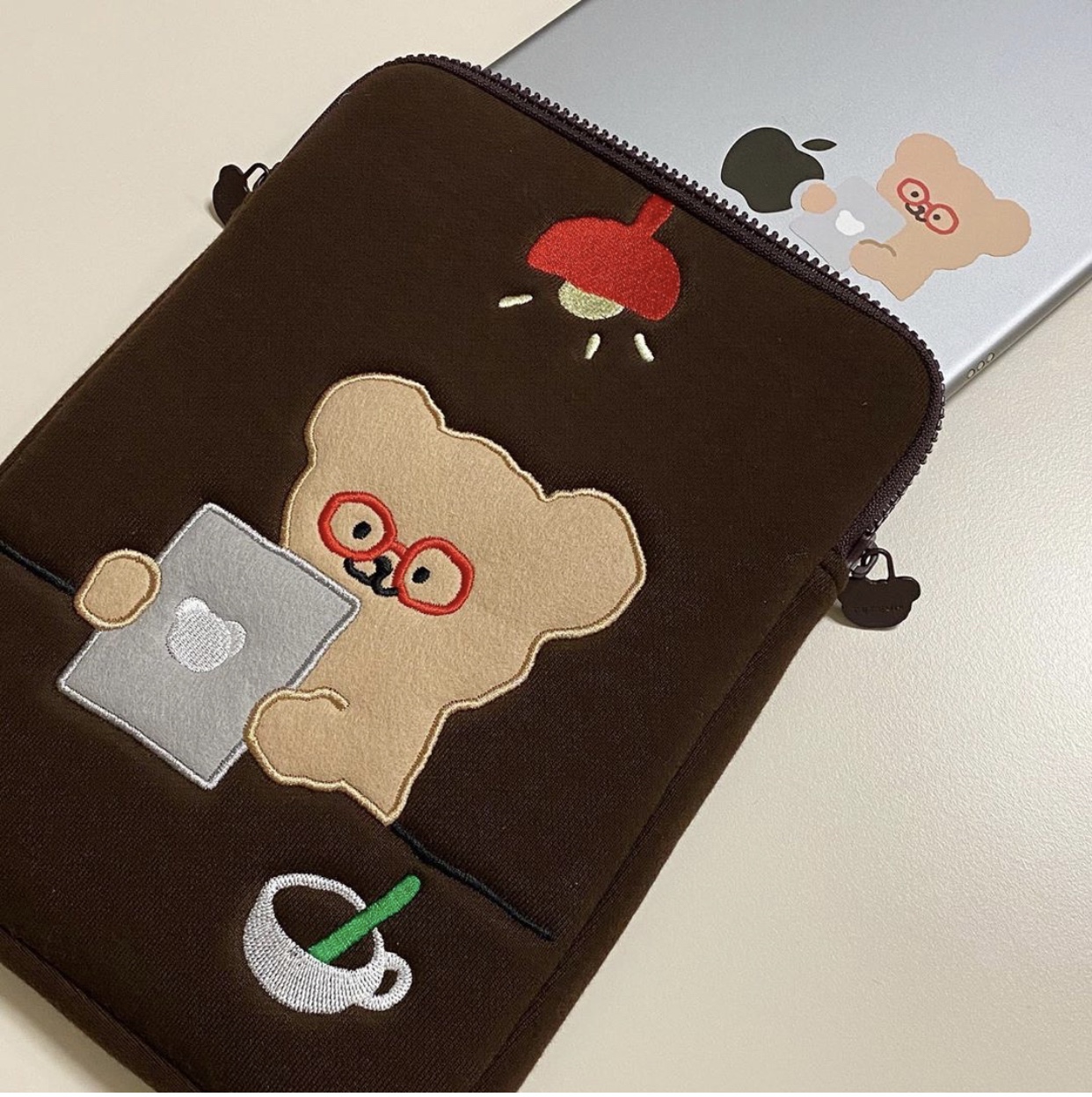 Teteum Korean glasses small bear supercute ipad protective bag computer bag