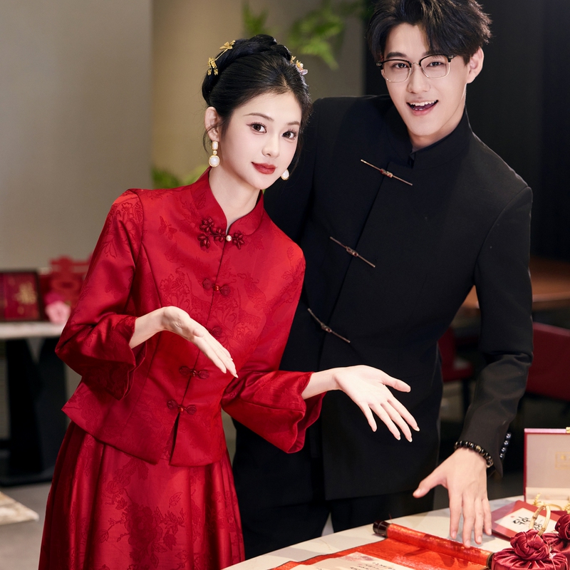 New Chinese-Style Cheongsam Toast Dress, Bride's Wedding Suit, Homecoming Banquet Long-Sleeved Petite Red Stunning Engagement Dress