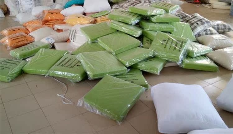 Tùy chỉnh đồ gỗ ngoài trời đệm ghế mây ngoài trời không thấm nước mat xốp búp bê bông trở lại đệm sofa có thể giặt - Nhà cung cấp đồ nội thất móc dán tường chịu lực