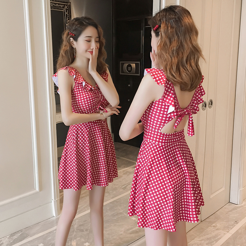 One-piece swimsuit women's conservative bathing hot spring Korea cover belly slim plaid small chest gathered 2021 new swimsuit women