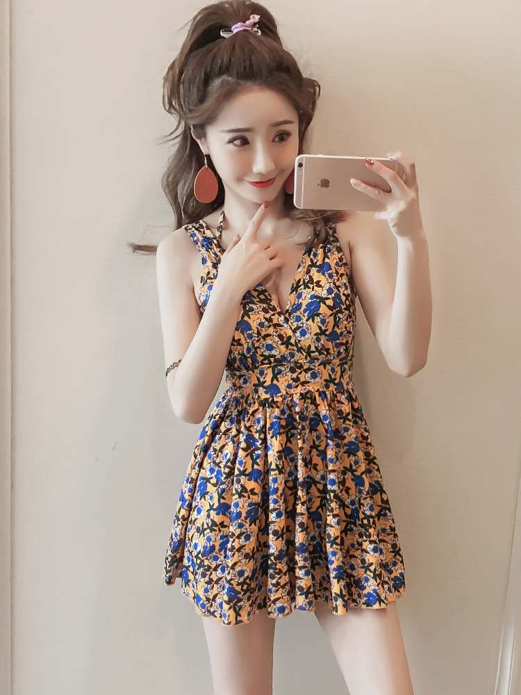 Little daisy swimsuit women's one-piece conservative skirt bathing hot spring cover belly show thin chest gathered Korean sexy swimming suit