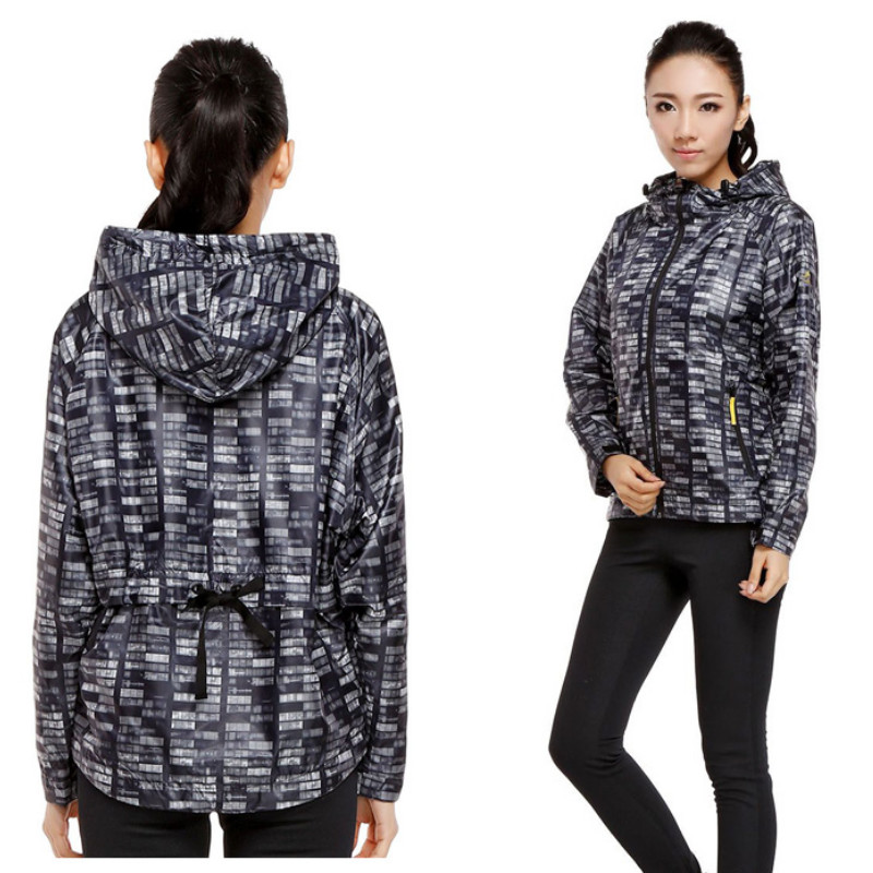 Li Ning của phụ nữ thể thao trùm đầu Slim áo khoác mùa hè mới nhanh khô áo gió mỏng phần quần áo da thoáng khí QG áo gió dáng dài