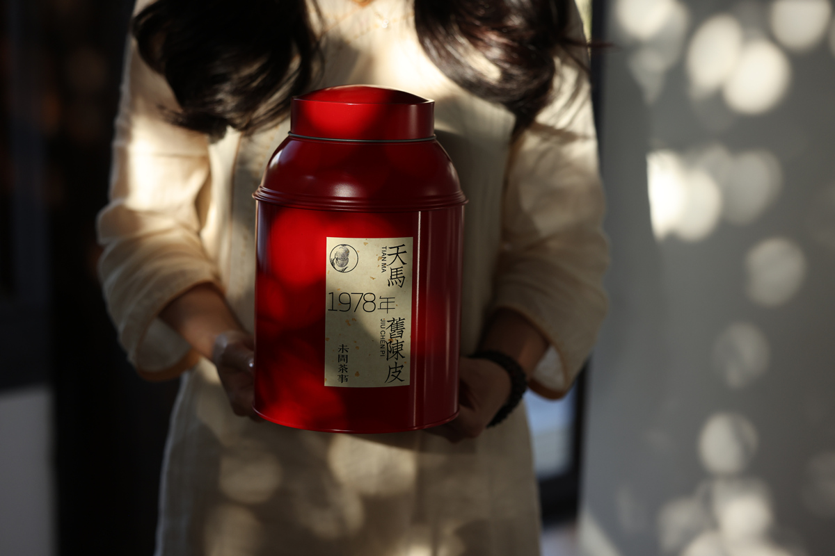 Old tangerine peel, Xinhui Tianma, traditional sun drying, dry storage, 1996, suitable for storing for a few years before drinking 350g