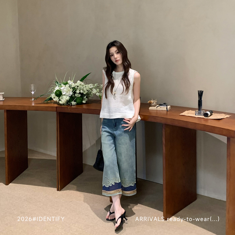 Identify New Summer Style Colorful Beaded Embroidery Patchwork High-Waisted Cropped Jeans 26Ssn060105 Identify New Summer Style Colorful Beaded Embroidery Patchwork High-Waisted Cropped Jeans 26Ssn060105