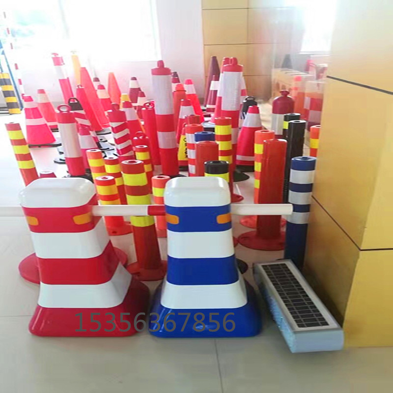 New high-quality plastic red and white isolation pier Blue and white small water horse road diversion fence fence bucket anti-collision bucket fence