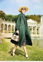 Темно-зеленый