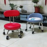 Дом с детским табуреткой красавиц -стул.