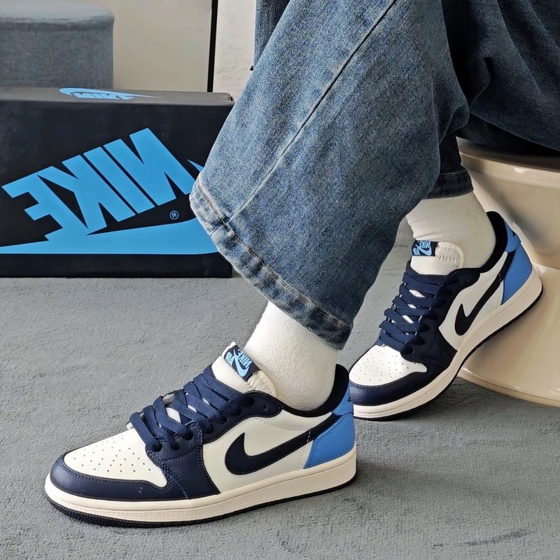 Nike Air Jordan 1 Four-Season Retro Trendy Non-Slip Wear-Resistant Men's Sports Shoes Casual Versatile Low-Top Sneakers