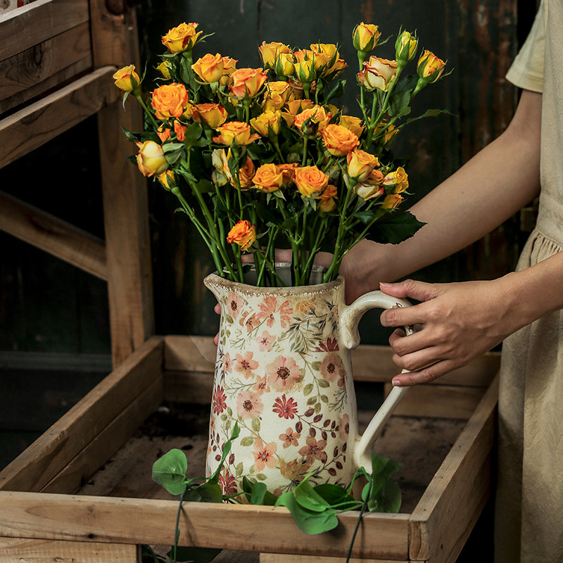 Retro ceramic vase pendulum pieces Living room flower arrangements Creative High Sensation Fields Garden Wind Decorations art Dry Flower Kettle Bottle-Taobao