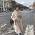 Mùa đông 2018 phiên bản mới của Hàn Quốc của áo khoác len nhung phổ biến cho phụ nữ mùa thu và mùa đông Người đàn ông nhỏ bé Áo len Hepburn - Accentuated eo áo áo dạ nữ dáng dài hàn quốc Accentuated eo áo