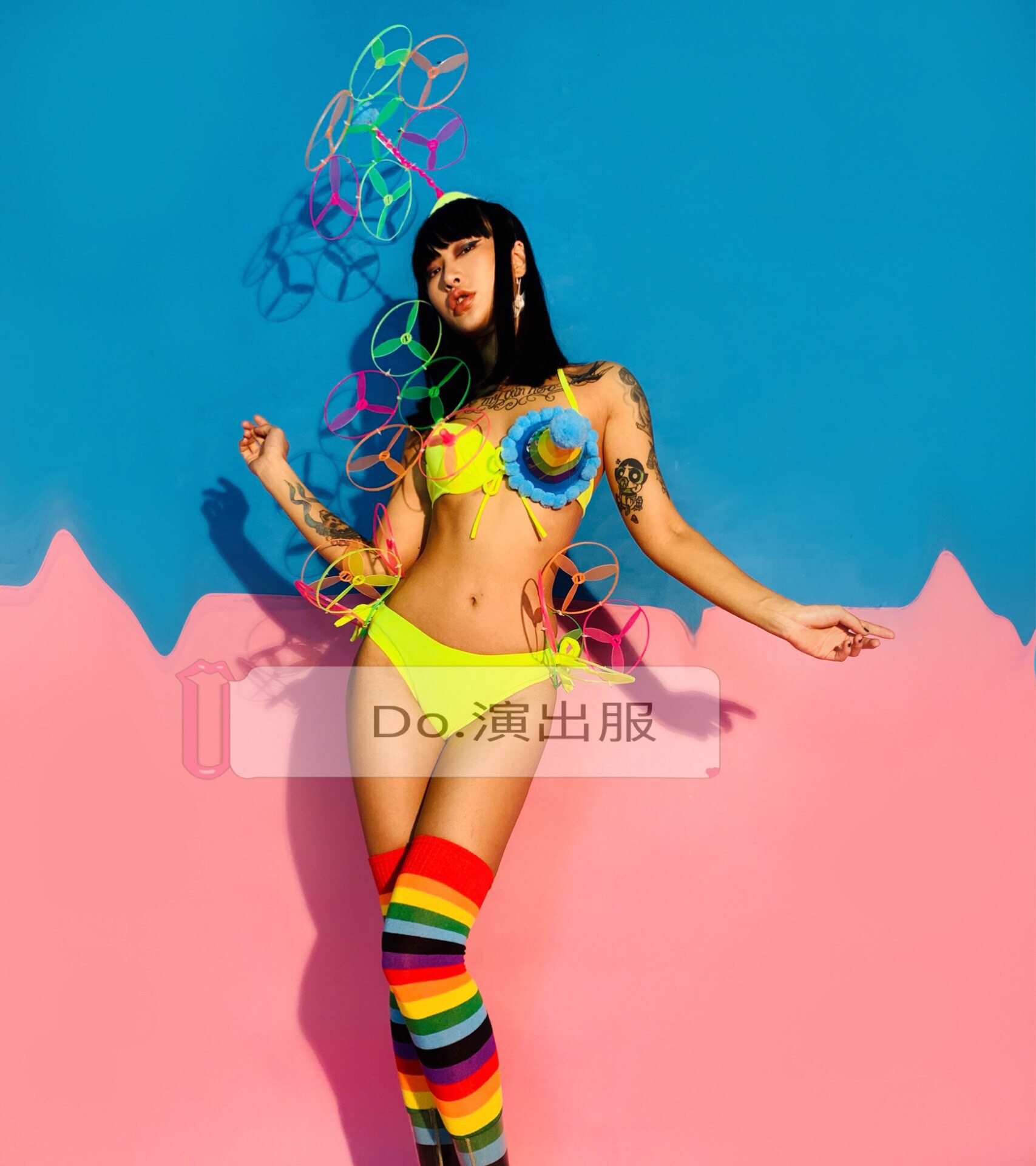 TT high-end party costumes 2019 new atmosphere nightclub bar GOGO DS DJ color children's Frisbee