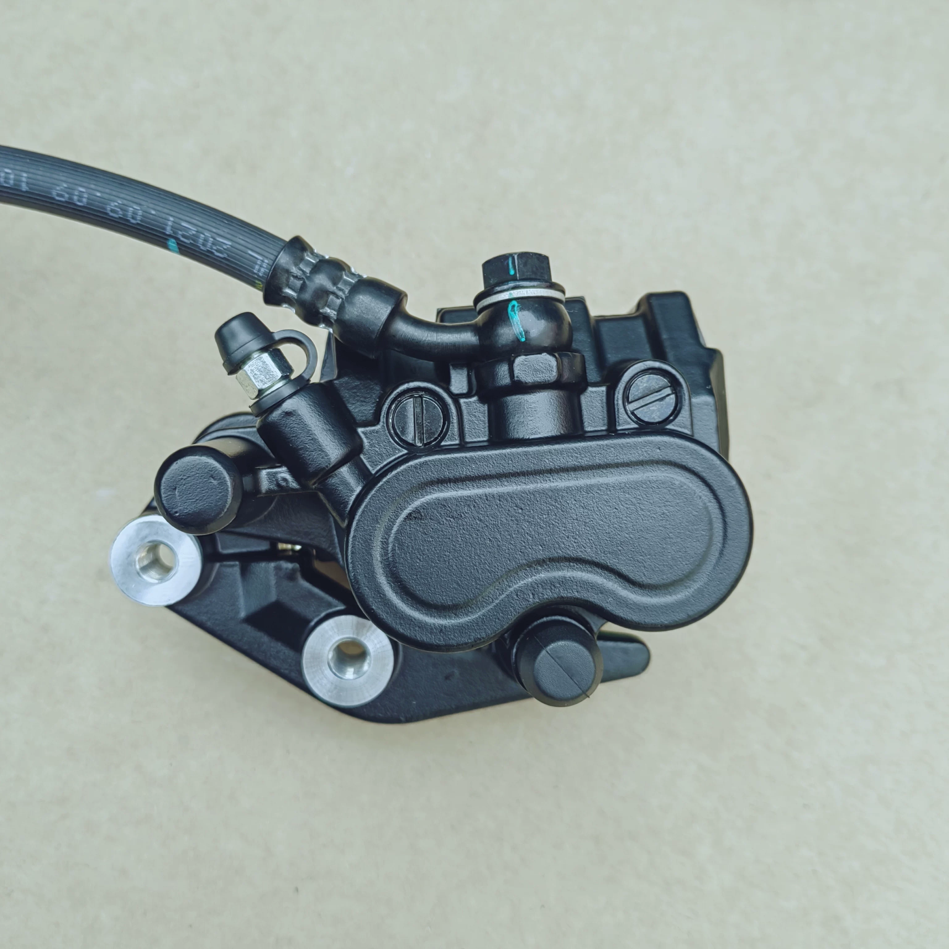 Подходит к новым континентам Honda SDH125T-/31/36/37EX Flying Dream DIO Crack NX передний тормоз верхний насос насоса вниз