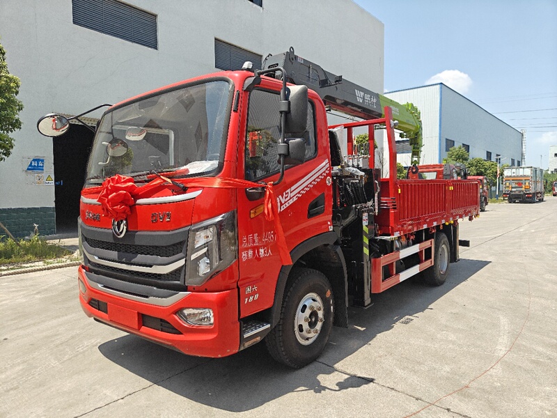 Blue牌 Crane Truck Dongfeng Huashen Yuchai 180 Horsepower Weishen 7-Ton 5-Section Boom, Factory Includes Registration, Available for Installment Payment Blue牌 Crane Truck Dongfeng Huashen Yuchai 180 Horsepower Weishen 7-Ton 5-Section Boom, Factory Includes Registration, Available for Installment Payment