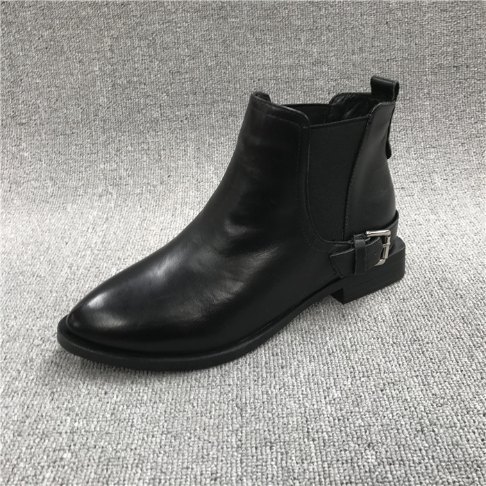 Autumn and winter 2019 new special price leather broken code factory pointed cowhide cotton boots Martin boots low heel square heel women's short boots