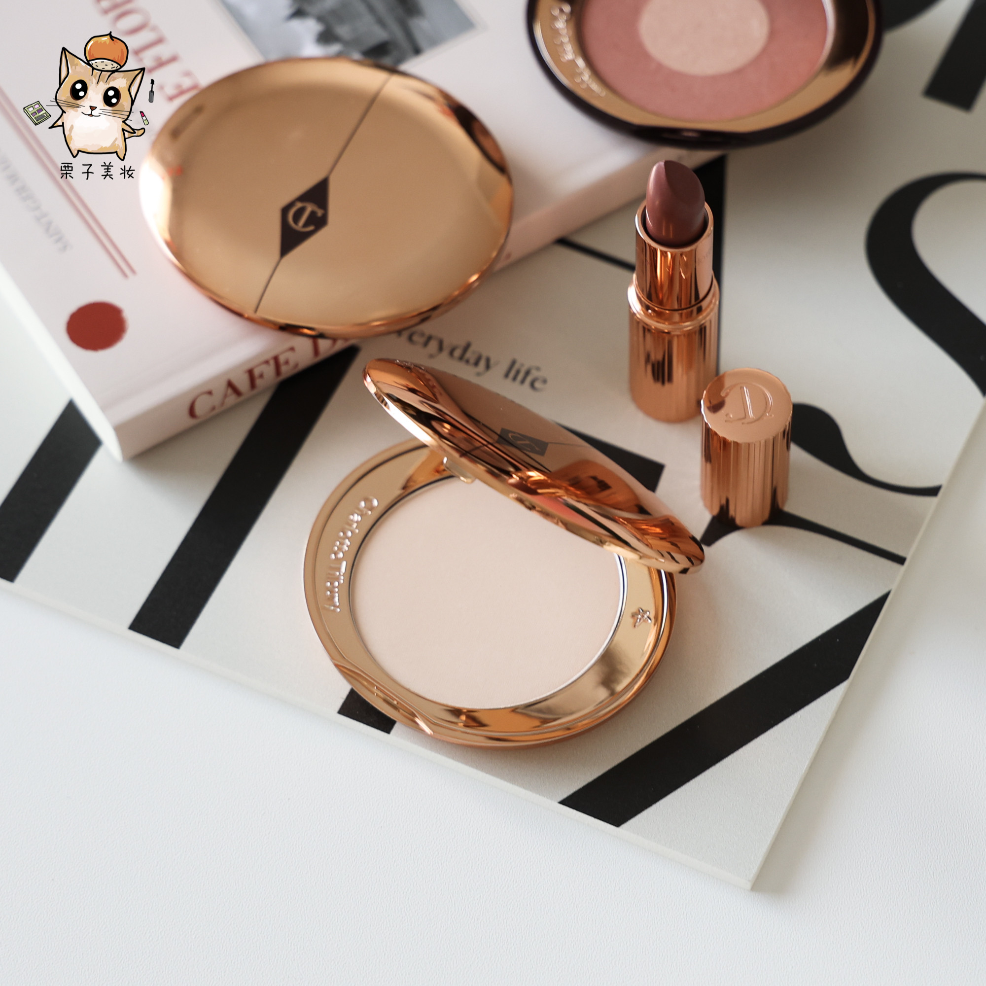 (domestic spot) Yaku Zhi CT honey powder cake soft coke oil control makeup 01 fair