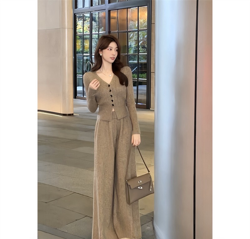 Autumn and Winter Two-Piece Set, Korean Style, High-End Look, Petite Women's Knit Top, Complete Outfit with Long Pants Autumn and Winter Two-Piece Set, Korean Style, High-End Look, Petite Women's Knit Top, Complete Outfit with Long Pants