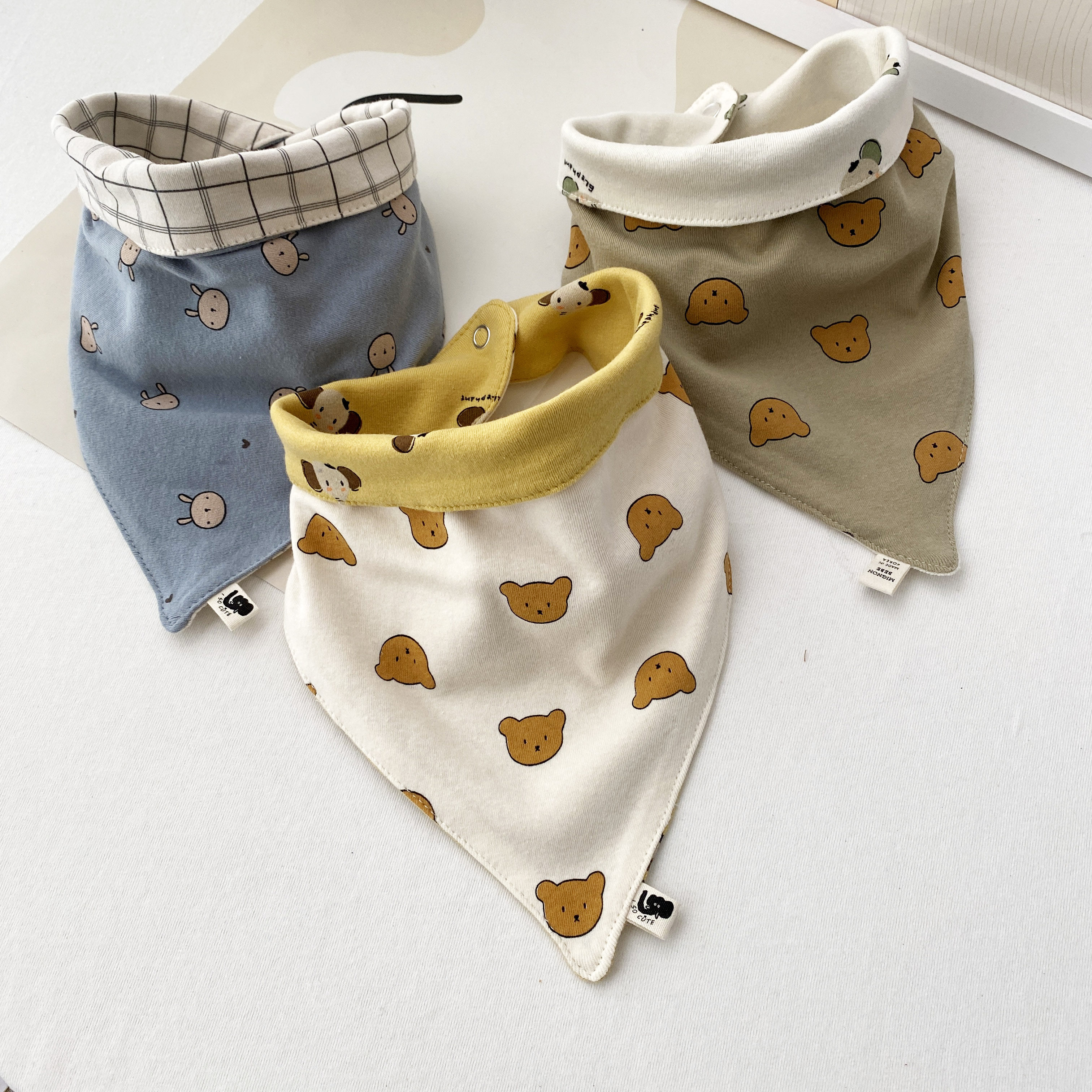 South Korea imported new cotton cartoon double-sided month baby triangle mouth towel baby bib scarf