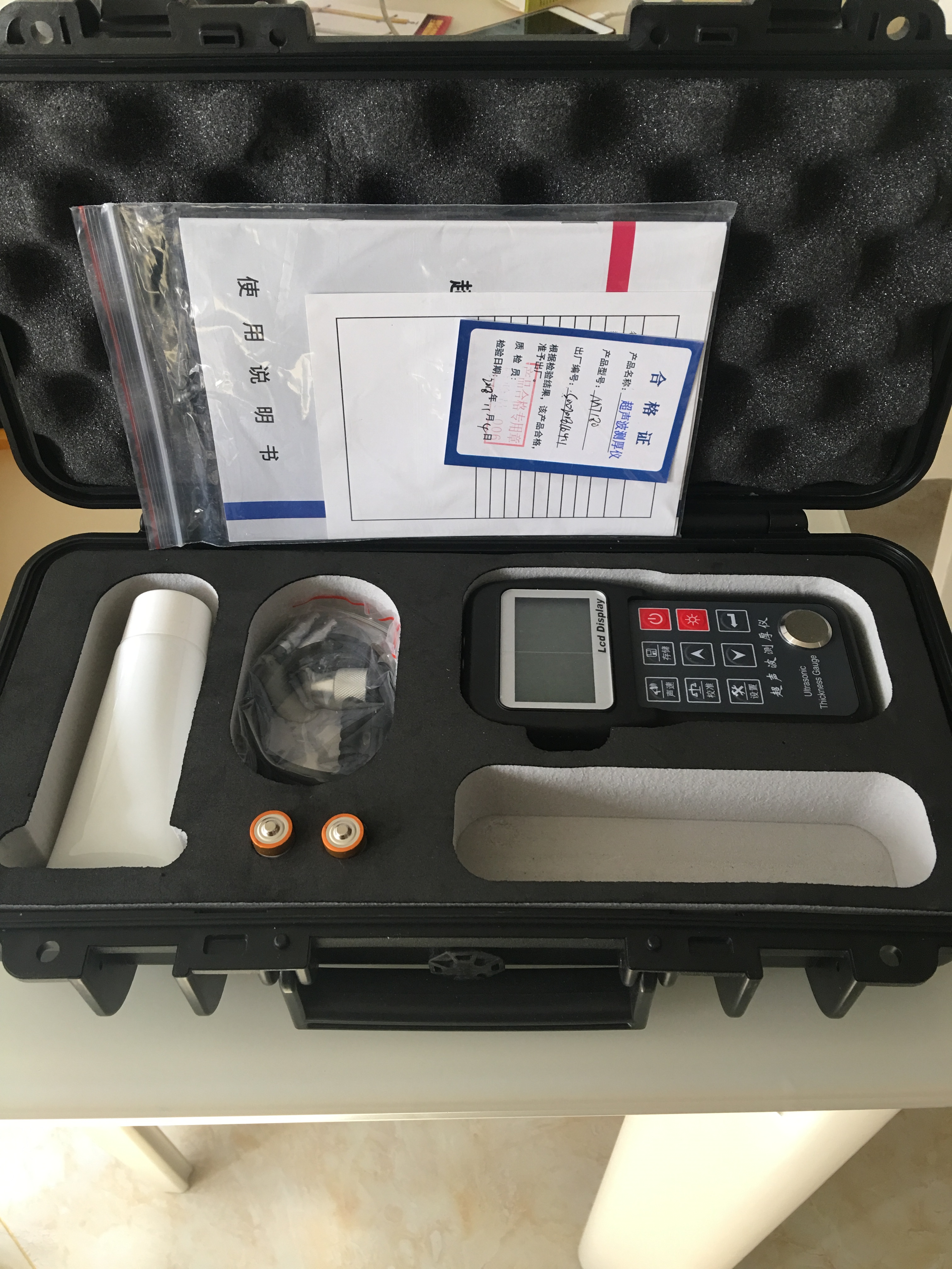 MT180 ultrasonic thickness detector