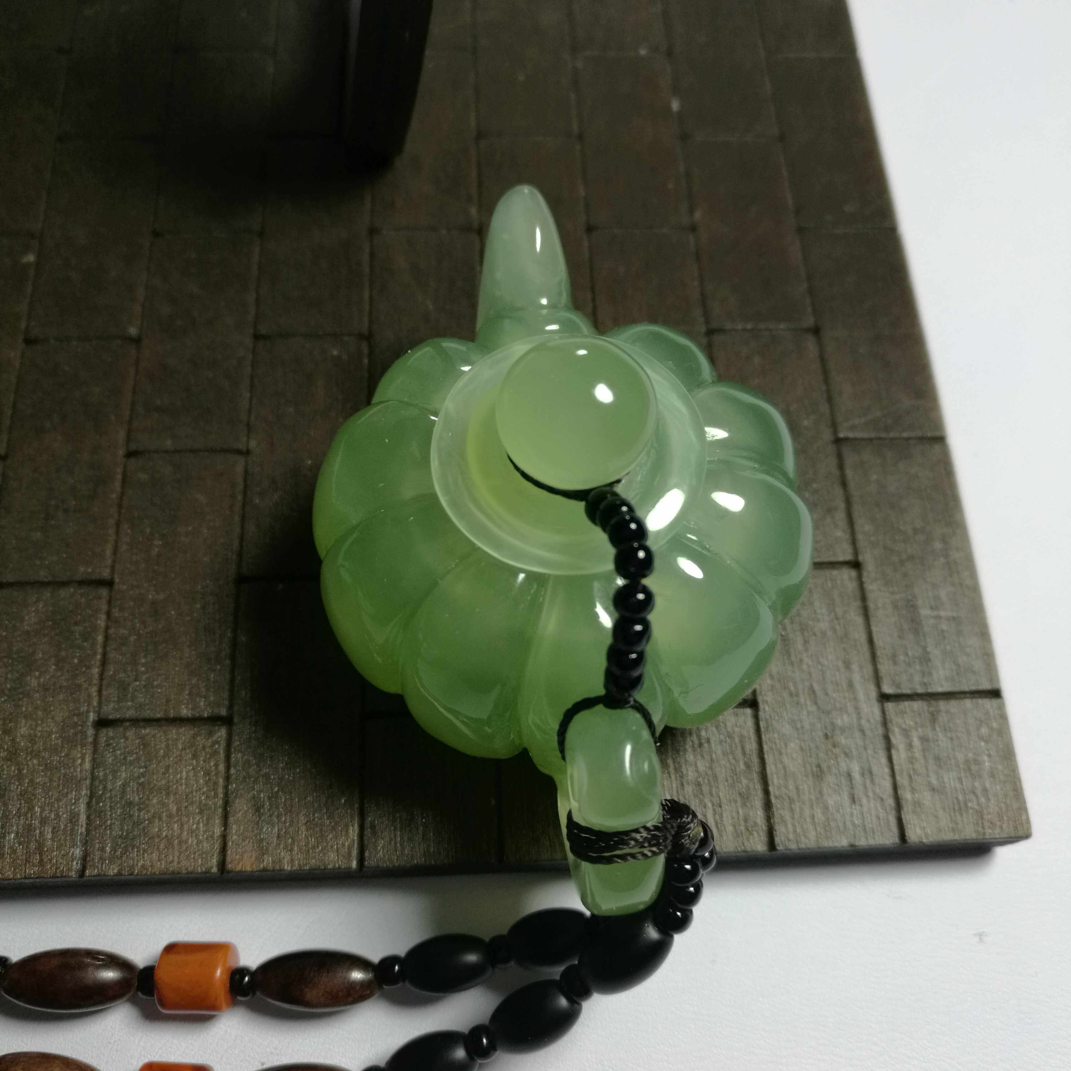 Xiu Jade Small Teapot Natural Handmade Sculpture Handle the Kettle Handlebar piece Handicraft Jade Teapot Green 180 material