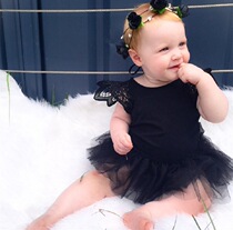 Girl jumpsuit princess yarn skirt S4 baby lace triangle ha dress summer childrens clothing black and white baby shirt