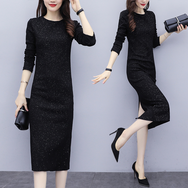 New Plus-Size Shiny Black Dress, Mid-Length, Over-The-Knee, with a Back Slit, Casual and Elegant, Long-Sleeved Base Dress for Spring