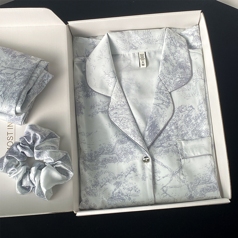 Coy Kiss Silk Pajamas for Women Summer New Style Ink Painting Gift Box Short-Sleeved Birthday Gift Home Wear Set Coy Kiss Silk Pajamas for Women Summer New Style Ink Painting Gift Box Short-Sleeved Birthday Gift Home Wear Set